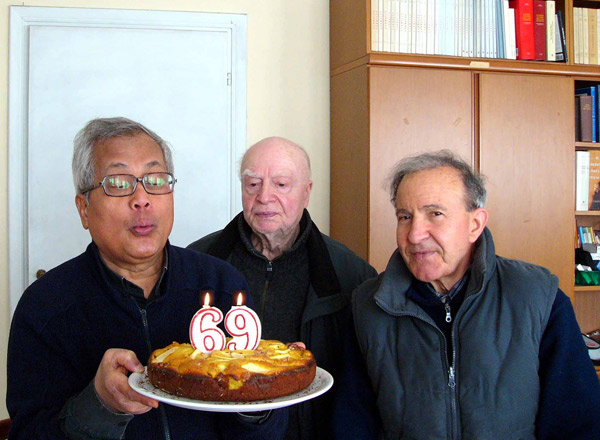 Padre Anastasio spegne le candeline foto 1