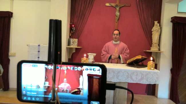 S. Messa celebrata in streaming S. Messa celebrata in streaming