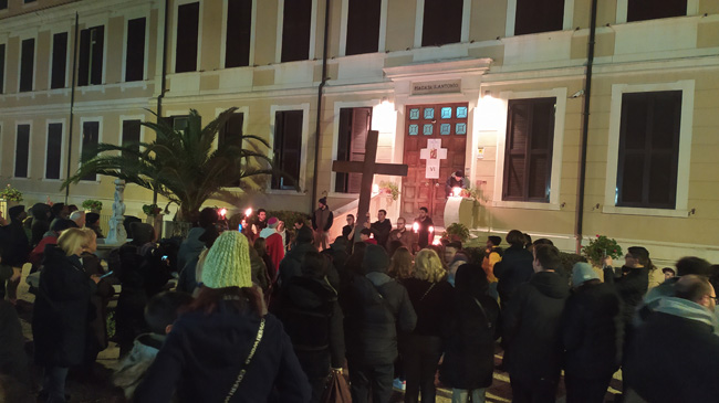 un momento della Via Crucis