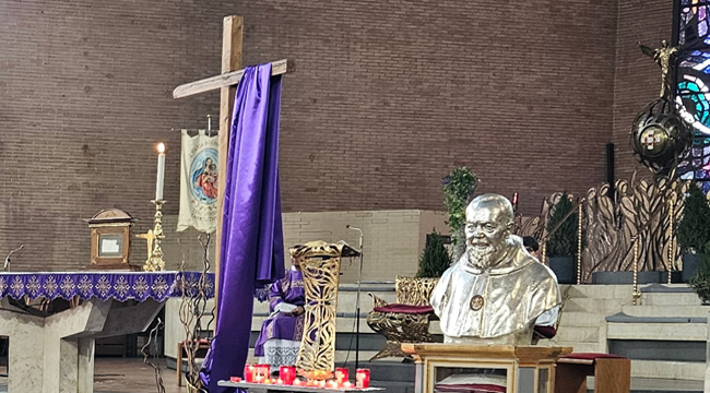 Salta la Cena: reliquie di san Pio