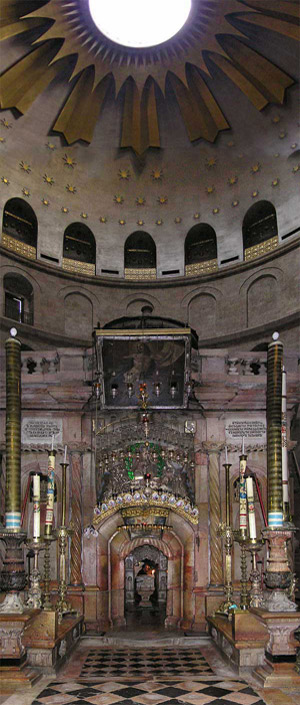foto dell'edicola che raccoglie la tomba di Cristo nella Basilica del Santo Sepolcro foto gerusalemme