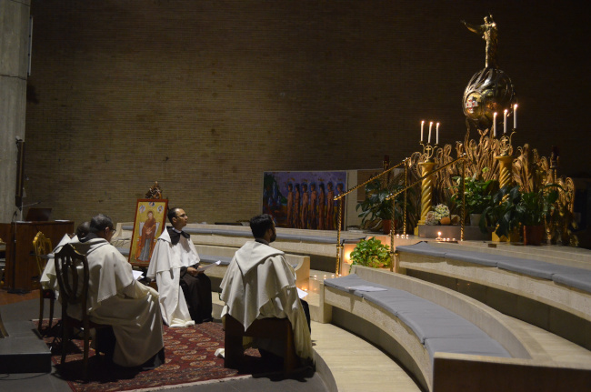 Giovedì-Adorazione eucaristica Giovedì-Adorazione eucaristica