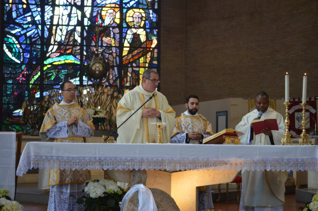 Domenica-Pasqua di Resurrezione Domenica-Pasqua di Resurrezione