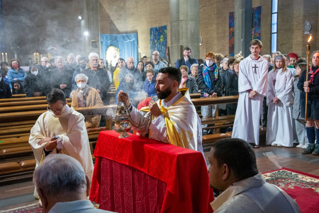 giovedi santo-adorazione eucaristica