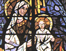 particolare della vetrata dell'abside della parrocchia