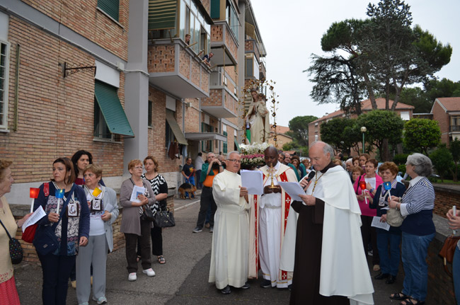 processione per il quartiere